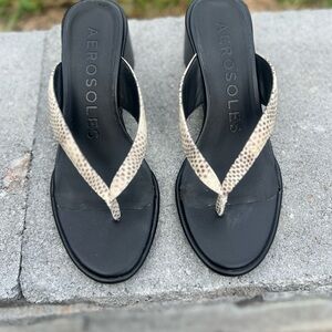 AEROSOLES Snakeskin Patterned Sandals with Elegant Design